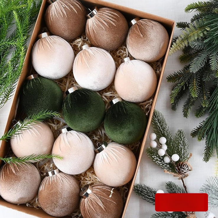 Plastikinis kalėdinis kabančios rutulys – scenos dekorui, šviesus prabangos stilius