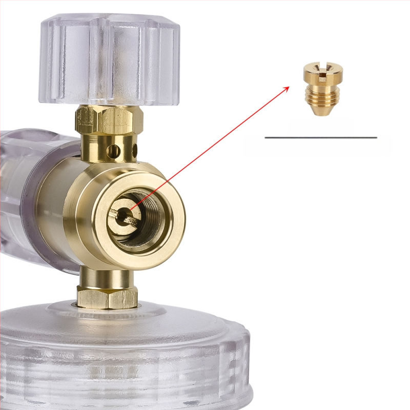 Duză de spumă cu presiune înaltă pentru spălarea mașinilor – corp din aluminiu placat cu cupru, plastic; distanță de pulverizare 2 m; presiune 276 bar / 4000 psi; greutate 0,4 kg; dimensiuni 16×13×18 cm