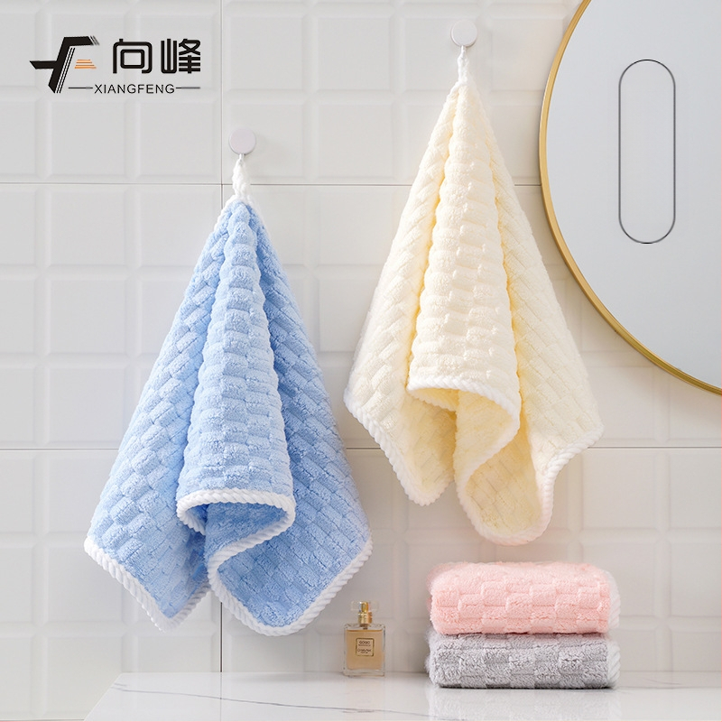 Koralinio fliso rankšluostis suaugusiems ir vaikams, veido rankšluostį veidui ir kūnui, sugeria, su siūlėmis prie kraštų, 150D, 80–100 g