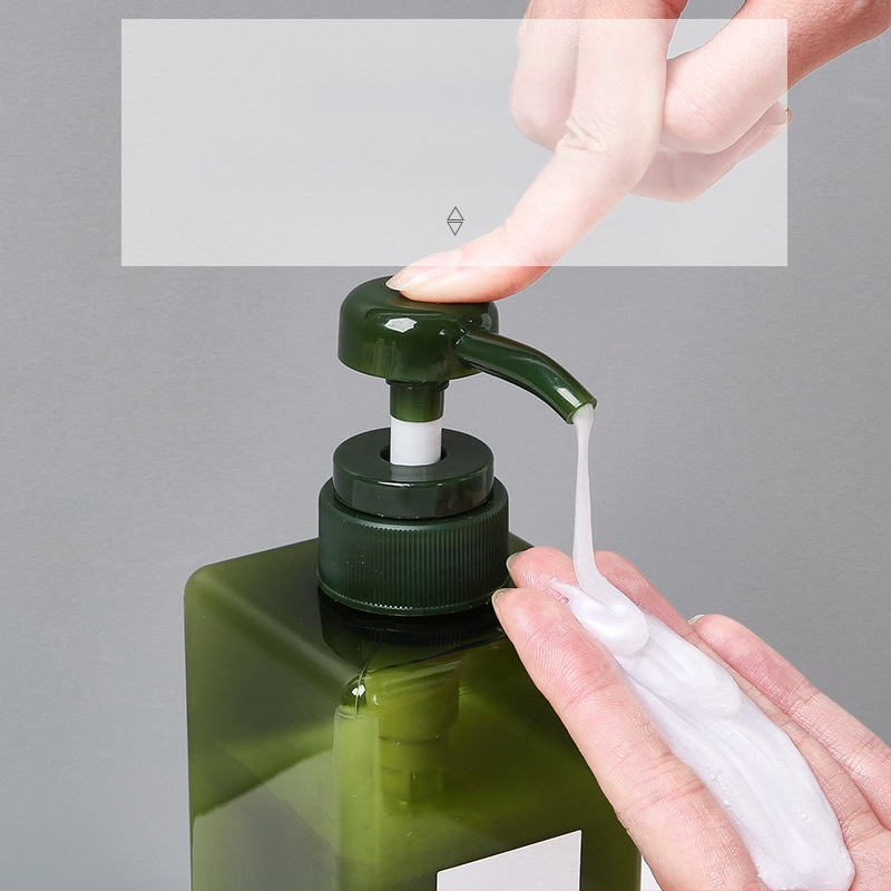 Kelioninis pompinių butelių rinkinys – tušti, nešiojami indai dušų želėi, šampūnui, rankų muilui ir losjonui (Medžiaga: Kita; Ženklas: Kita; Logotipas: Nėra; Pritaikymas: Nėra)