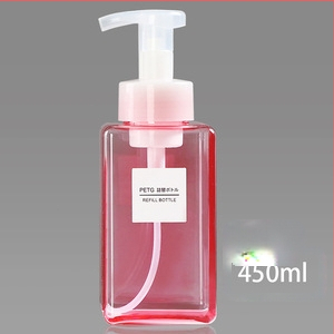 Nyomógombos habpumpás flakon arctisztítóhoz, kézfertőtlenítőhöz és samponhoz