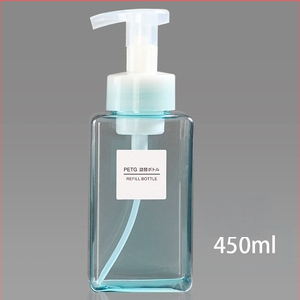 Nyomógombos habpumpás flakon arctisztítóhoz, kézfertőtlenítőhöz és samponhoz