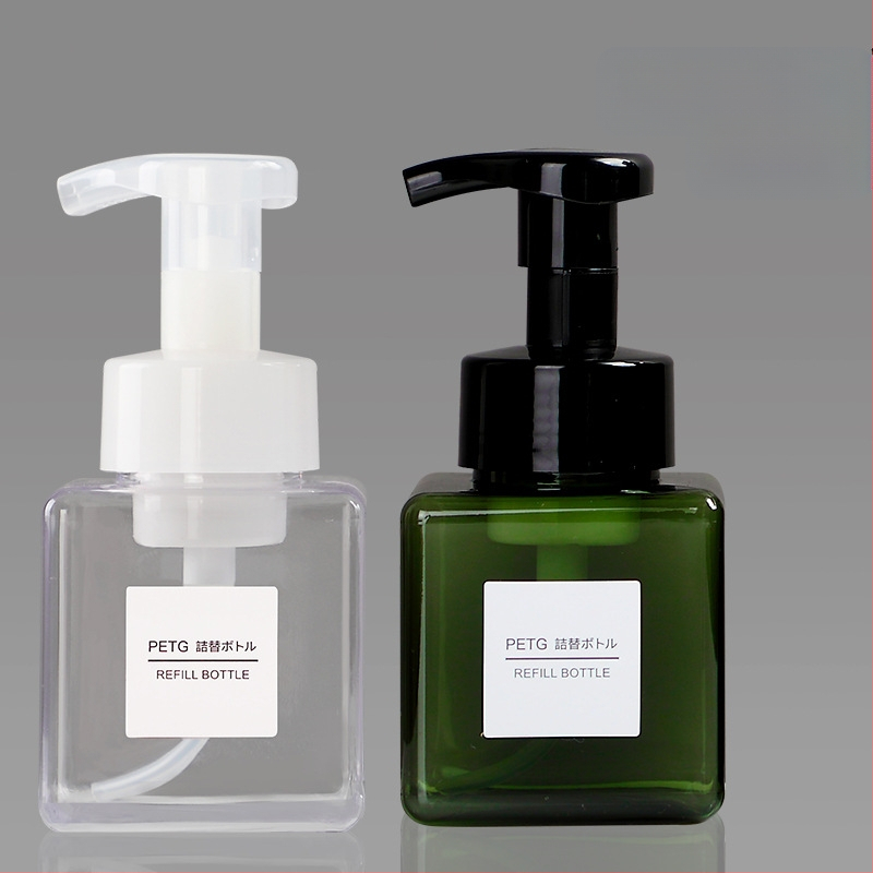 Nyomógombos habpumpás flakon arctisztítóhoz, kézfertőtlenítőhöz és samponhoz