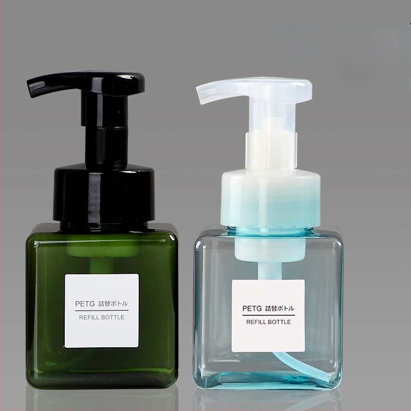 Nyomógombos habpumpás flakon arctisztítóhoz, kézfertőtlenítőhöz és samponhoz