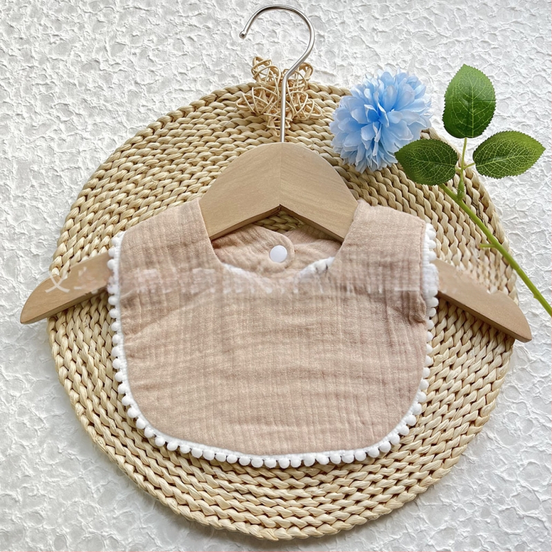 Kūdikių seilių servetėlė iš medvilnės marle, dviejų sluoksnių seersucker audinys su siuvinėjimu, skirtas kūdikiams 1–3 metų (80–100 cm), svoris 0,05 kg