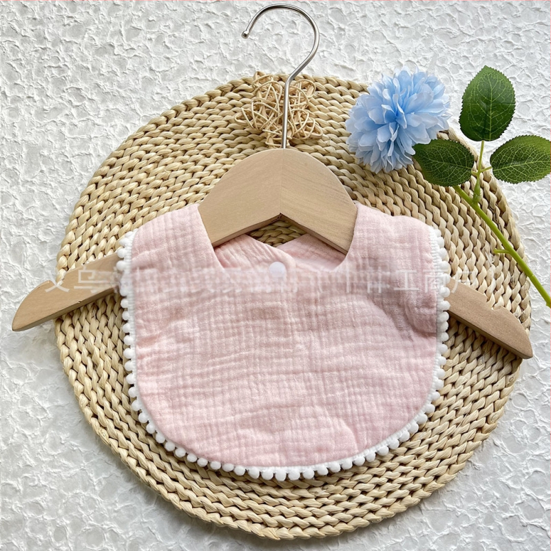 Kūdikių seilių servetėlė iš medvilnės marle, dviejų sluoksnių seersucker audinys su siuvinėjimu, skirtas kūdikiams 1–3 metų (80–100 cm), svoris 0,05 kg