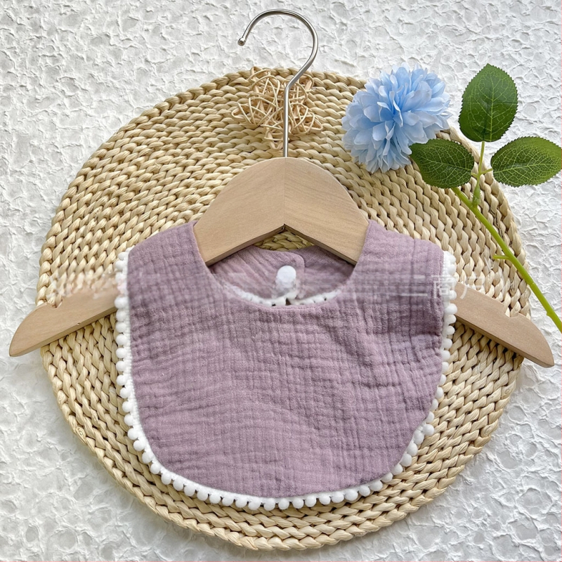 Kūdikių seilių servetėlė iš medvilnės marle, dviejų sluoksnių seersucker audinys su siuvinėjimu, skirtas kūdikiams 1–3 metų (80–100 cm), svoris 0,05 kg