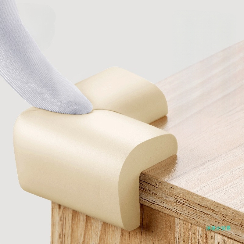 Pret sadursmes stūra aizsargs no putām – taisnstūra stūra aizsargs piemērots galdiem un gultām