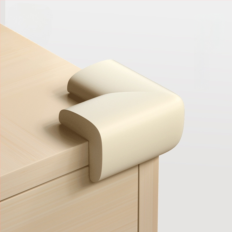 Pret sadursmes stūra aizsargs no putām – taisnstūra stūra aizsargs piemērots galdiem un gultām