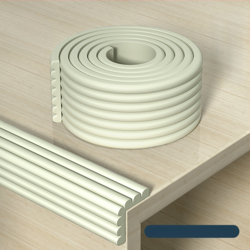 Pret sadursmes stūra aizsargs no putām – taisnstūra stūra aizsargs piemērots galdiem un gultām