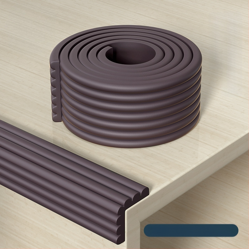 Pret sadursmes stūra aizsargs no putām – taisnstūra stūra aizsargs piemērots galdiem un gultām