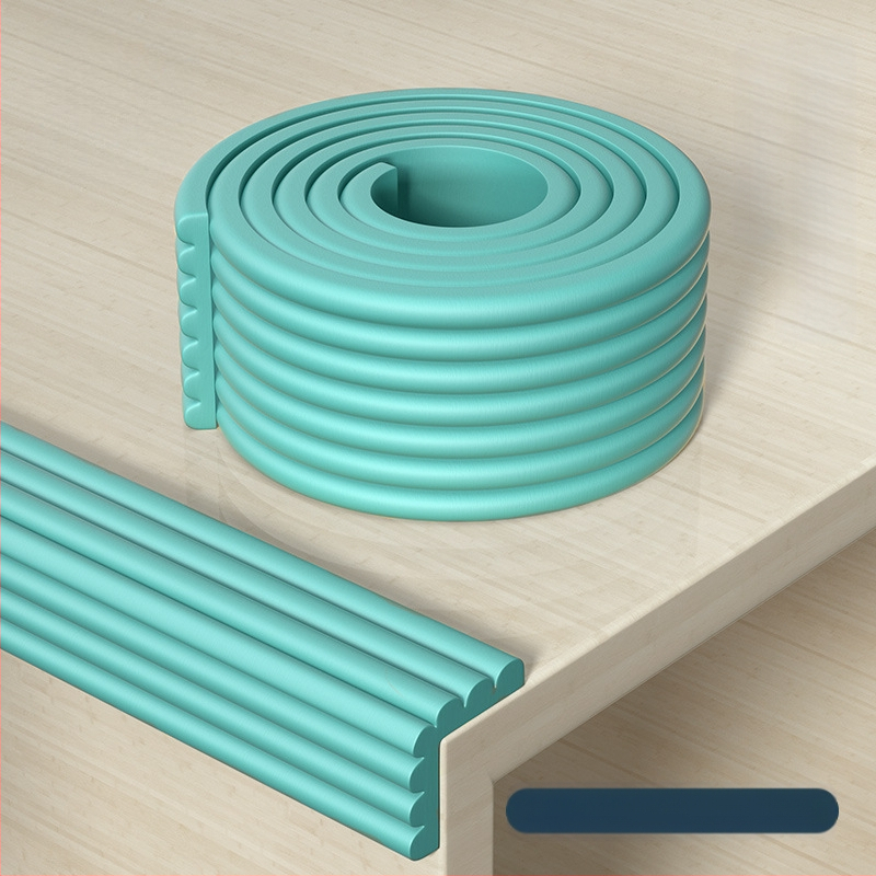 Pret sadursmes stūra aizsargs no putām – taisnstūra stūra aizsargs piemērots galdiem un gultām