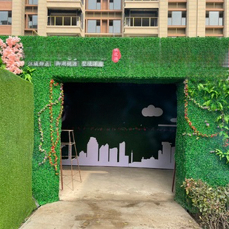 Dirbtinių augalų sienos fono dekoras parduotuvei — Green Craft, plastikas, injekcinis liejimas, įvairovė: Žalias ridikas, Panaudojimas: Dekoras, Lauko naudojimas, Vestuvės, Fotografijos rekvizitas