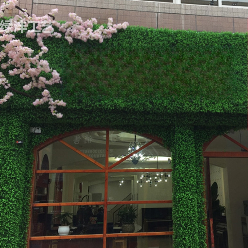 Dirbtinių augalų sienos fono dekoras parduotuvei — Green Craft, plastikas, injekcinis liejimas, įvairovė: Žalias ridikas, Panaudojimas: Dekoras, Lauko naudojimas, Vestuvės, Fotografijos rekvizitas