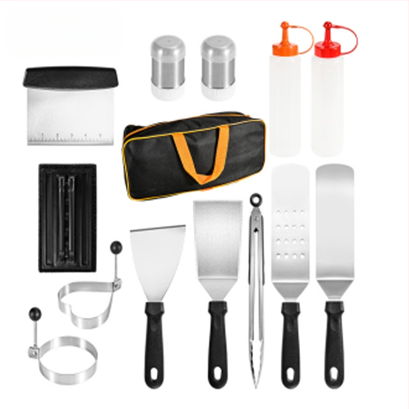 18 dalių nerūdijančio plieno kepsninės įrankių rinkinys su medinėmis rankenomis lauko teppanyaki kepimui; įskaitant klipsą, šepetėlį, šakutę ir mentele