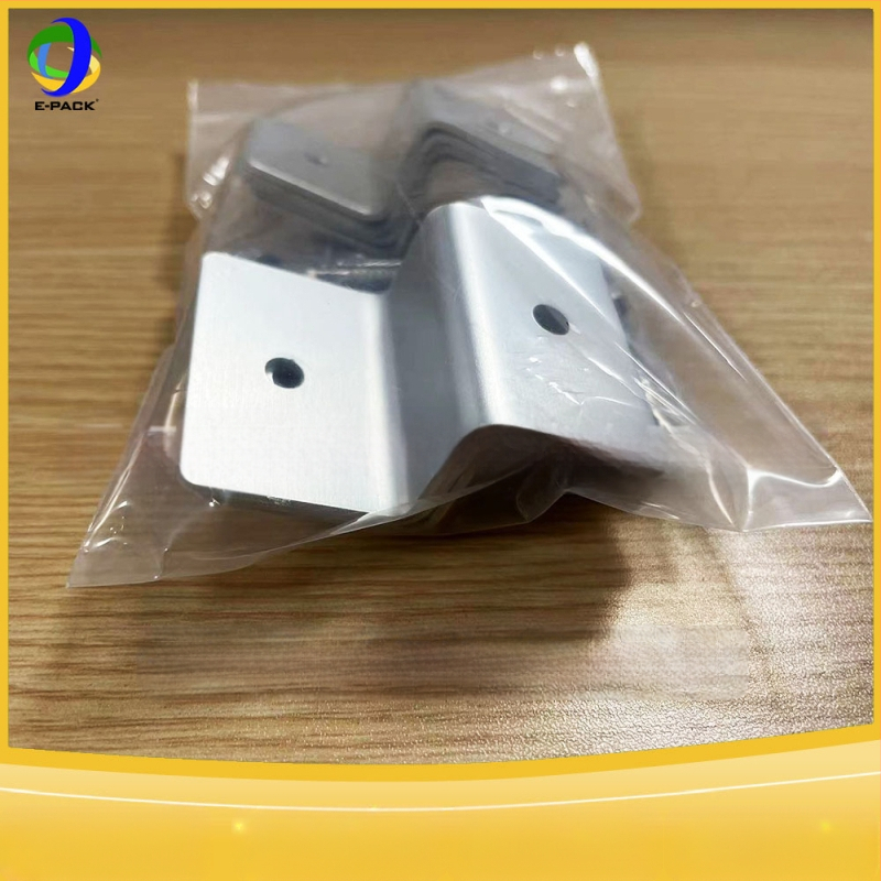 E-Pack Z laikiklis saulės skydeliams – aliuminio lydinys, didieji ir mazie Z laikikliai, komplektuose po 4 ar 8