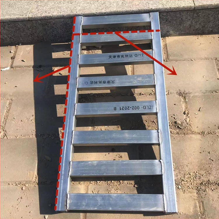 Прагова изкачваща подложка от неръждаема стомана за вход и външни стъпала (Материал: неръждаема стомана; Модел: High rack limit; Приложение: вход, външни стъпала, достъп за автомобили)