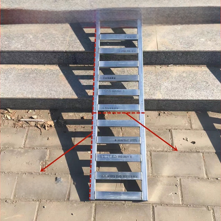 Прагова изкачваща подложка от неръждаема стомана за вход и външни стъпала (Материал: неръждаема стомана; Модел: High rack limit; Приложение: вход, външни стъпала, достъп за автомобили)