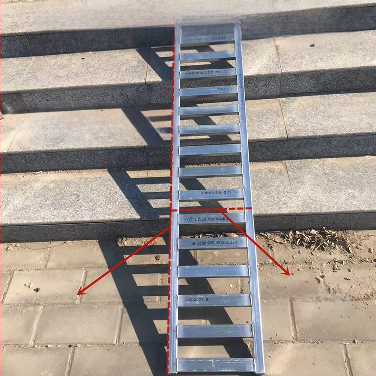 Прагова изкачваща подложка от неръждаема стомана за вход и външни стъпала (Материал: неръждаема стомана; Модел: High rack limit; Приложение: вход, външни стъпала, достъп за автомобили)