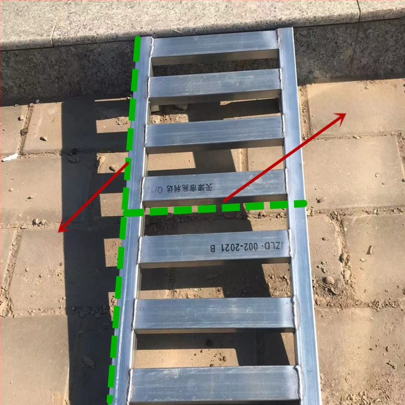 Прагова изкачваща подложка от неръждаема стомана за вход и външни стъпала (Материал: неръждаема стомана; Модел: High rack limit; Приложение: вход, външни стъпала, достъп за автомобили)