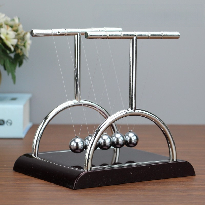 Newton bölcső dekor, fém, elektroplakált felület, kézzel készített, asztali dekoráció