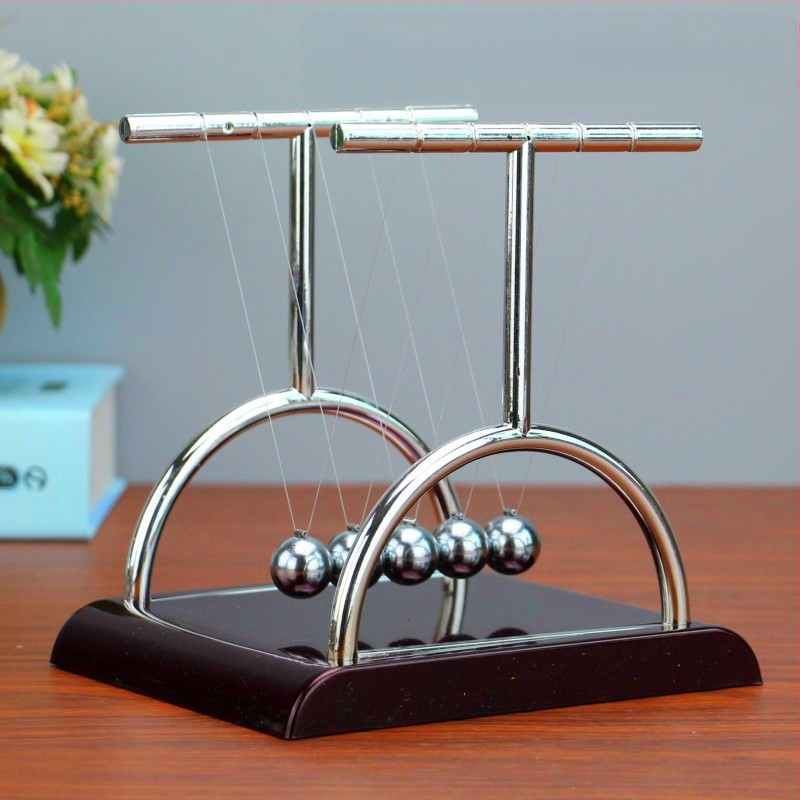 Newton bölcső dekor, fém, elektroplakált felület, kézzel készített, asztali dekoráció