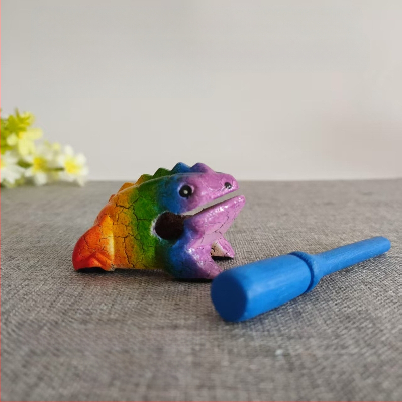 Figurină decorativă din lemn: broscă, sculptură manuală, lemn masiv, gravură, jucărie sonoră