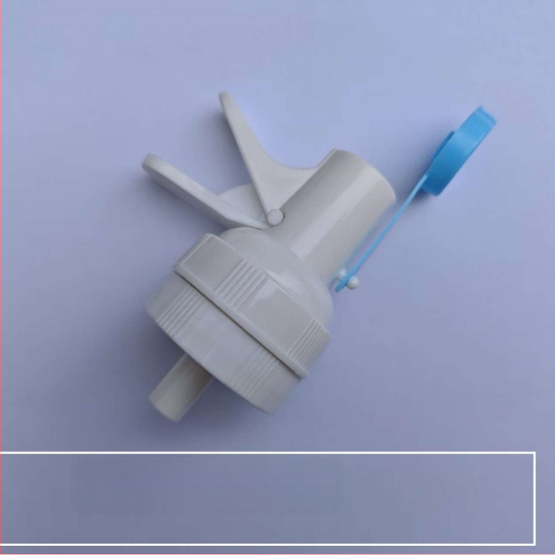 Naju čiaupas vandens buteliams su dulkių kamšteliu, maisto kokybės plastikas, šiuolaikiškas minimalistinis dizainas