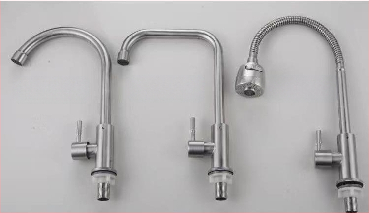 Kuchynský stenový miešací kohút na drezu, nerezová oceľ, brúsený povrch, keramické jadro ventilu, Skoni model 01