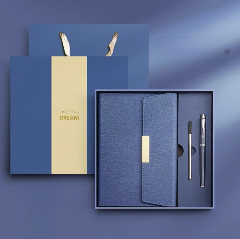 Poklon set bilježnica s PU koricama, spiralno povezivanje, Dowling papir 80 g, USB 16 GB, metalno pero s refillom