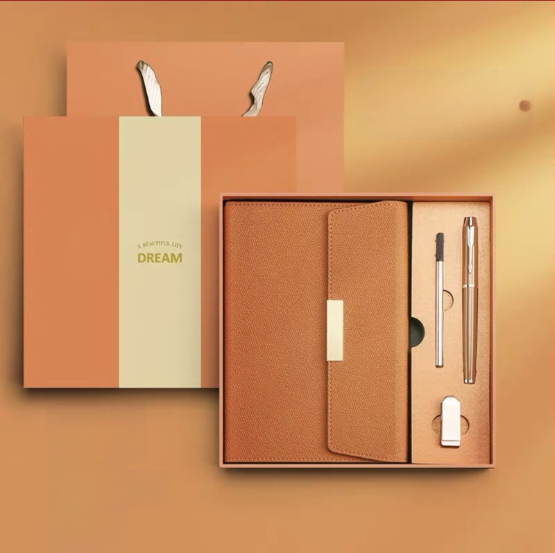 Poklon set bilježnica s PU koricama, spiralno povezivanje, Dowling papir 80 g, USB 16 GB, metalno pero s refillom