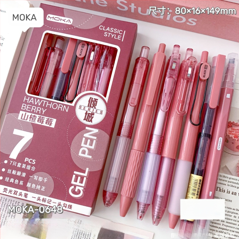 Gēla pildspalva ar plastmasas korpusu, nerūsējošā tērauda gals, neizdzēšams