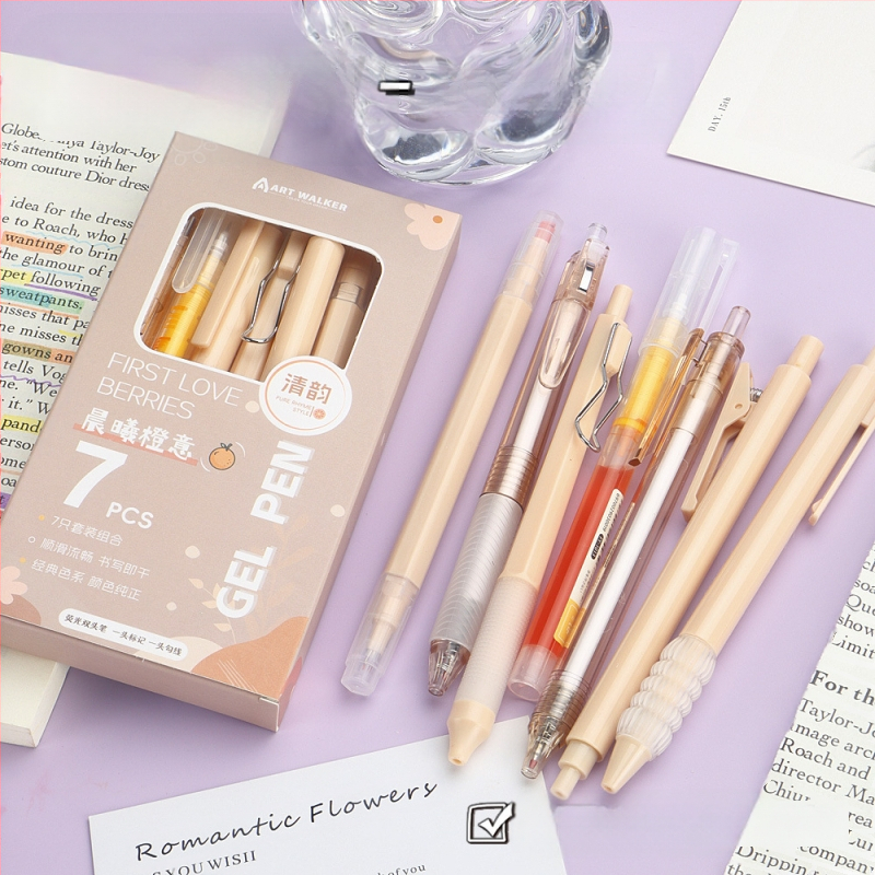 Gēla pildspalva ar plastmasas korpusu, nerūsējošā tērauda gals, neizdzēšams