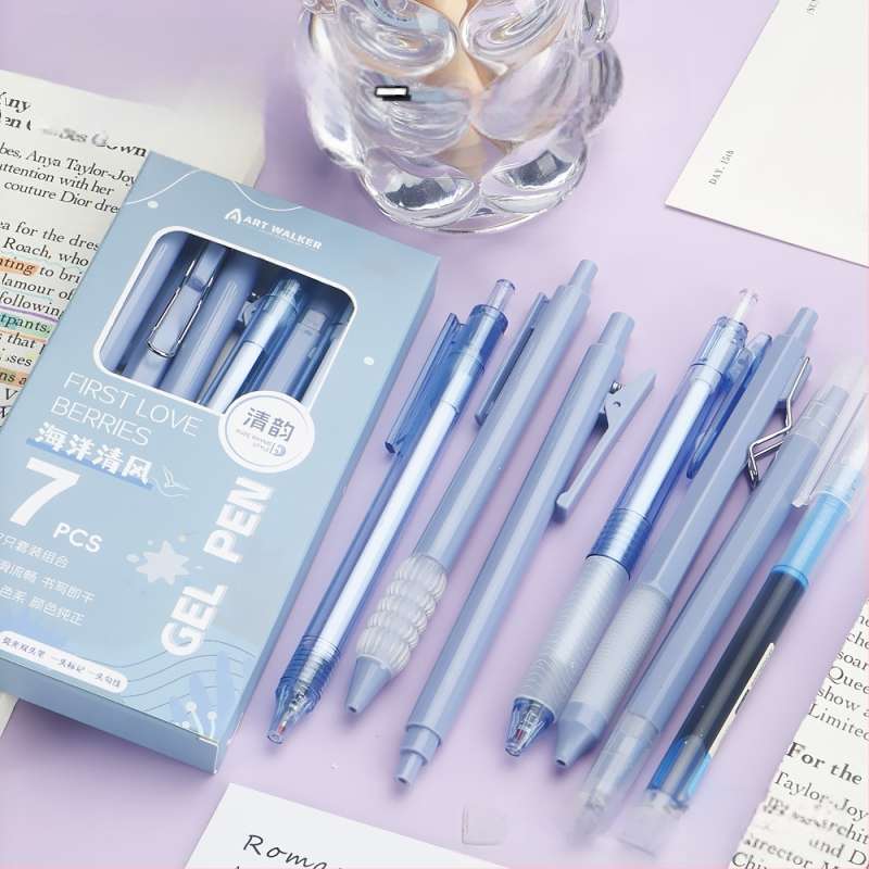 Gēla pildspalva ar plastmasas korpusu, nerūsējošā tērauda gals, neizdzēšams