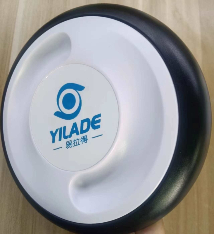 Käsitsi kasutatav kaablite hoiukarp lauakasutuseks – plastist kaablite korraldaja