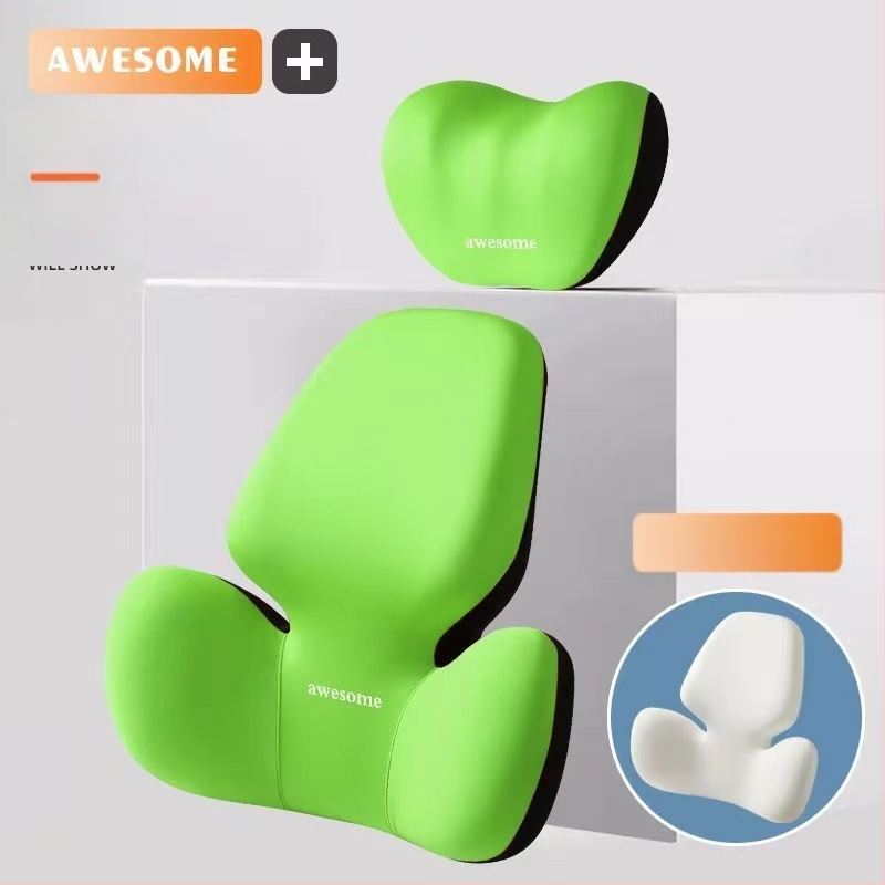 Automa galvas balsts un jostas atbalsta spilvens – pildījums no atmiņas putām, ārējais materiāls no sintētiskām šķiedrām, alfanumerisks raksts, visu sezonu