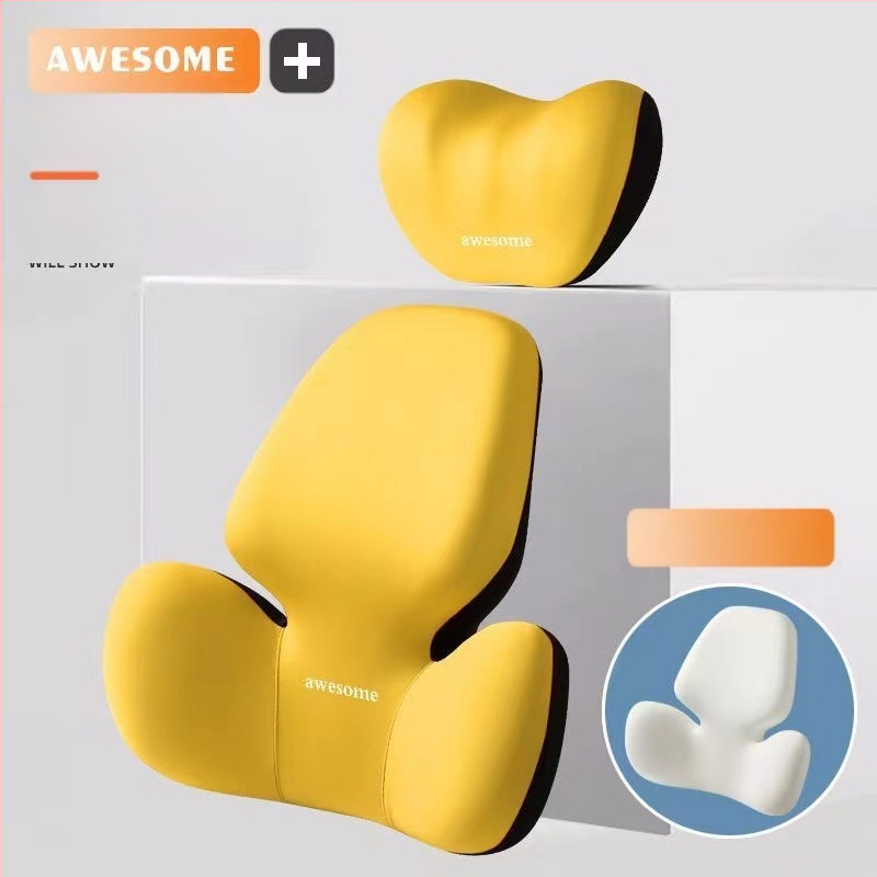 Automa galvas balsts un jostas atbalsta spilvens – pildījums no atmiņas putām, ārējais materiāls no sintētiskām šķiedrām, alfanumerisks raksts, visu sezonu