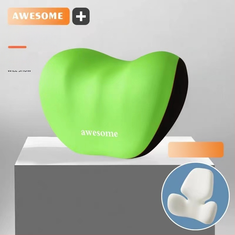 Automa galvas balsts un jostas atbalsta spilvens – pildījums no atmiņas putām, ārējais materiāls no sintētiskām šķiedrām, alfanumerisks raksts, visu sezonu