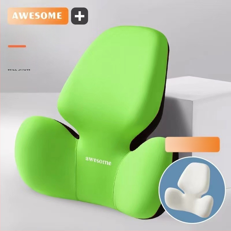 Automa galvas balsts un jostas atbalsta spilvens – pildījums no atmiņas putām, ārējais materiāls no sintētiskām šķiedrām, alfanumerisks raksts, visu sezonu