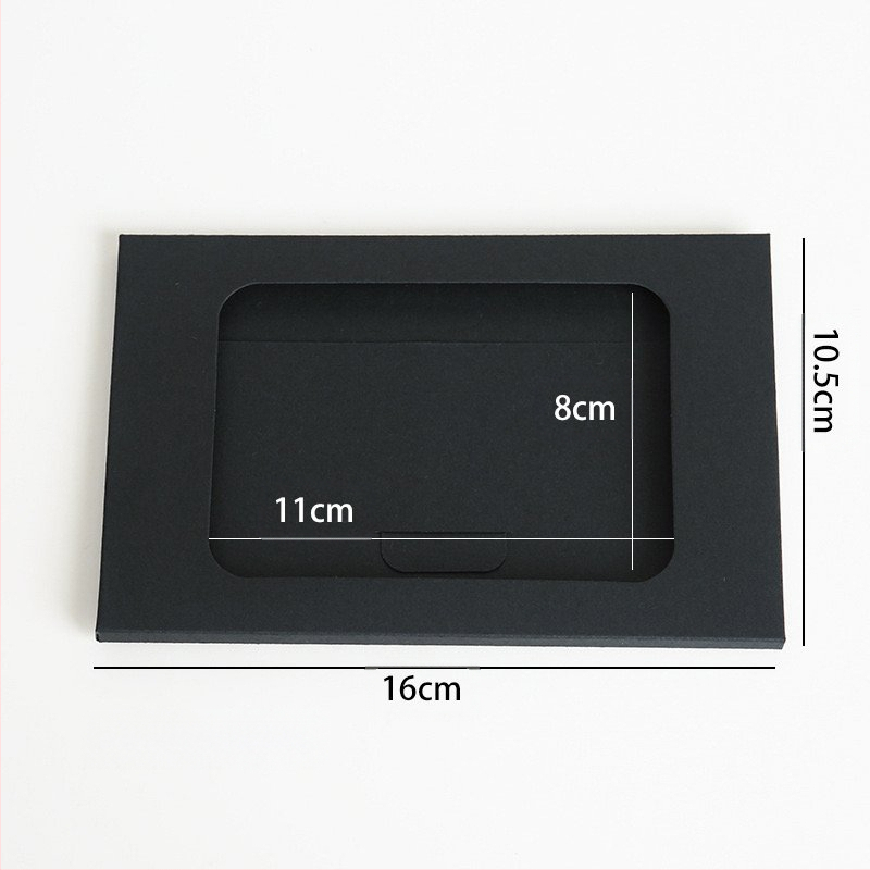 Kraftpapīra aploksnes stilā kartīšu kastīte, dāvanu iesaiņojumam, piemērota jauno māju uzsākšanai un Ziemassvētkiem