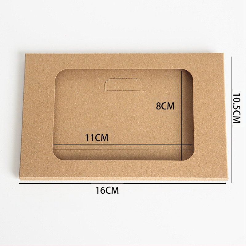 Kraftpapīra aploksnes stilā kartīšu kastīte, dāvanu iesaiņojumam, piemērota jauno māju uzsākšanai un Ziemassvētkiem