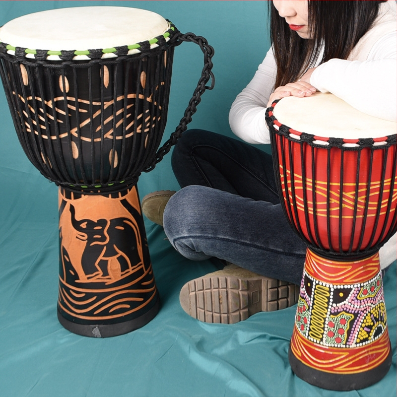 TMAX tobă de mână, lemn de cireș, model 0002132, ambalaj din carton.