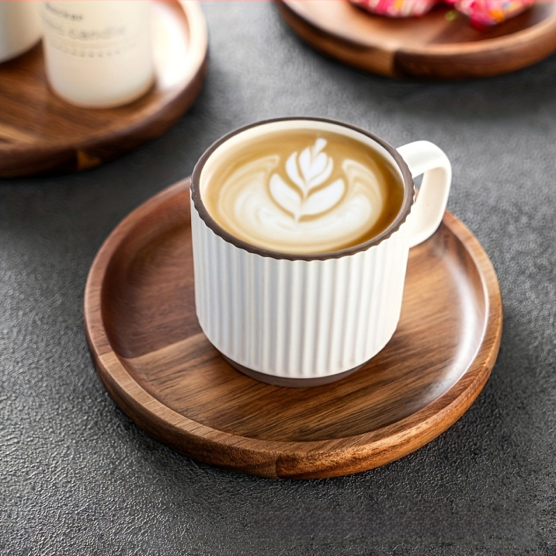 Koka apaļš trauks, mūsdienīgs vienkāršs stils, vienkrāsains dizains, piemērots tējai un uzkodām.