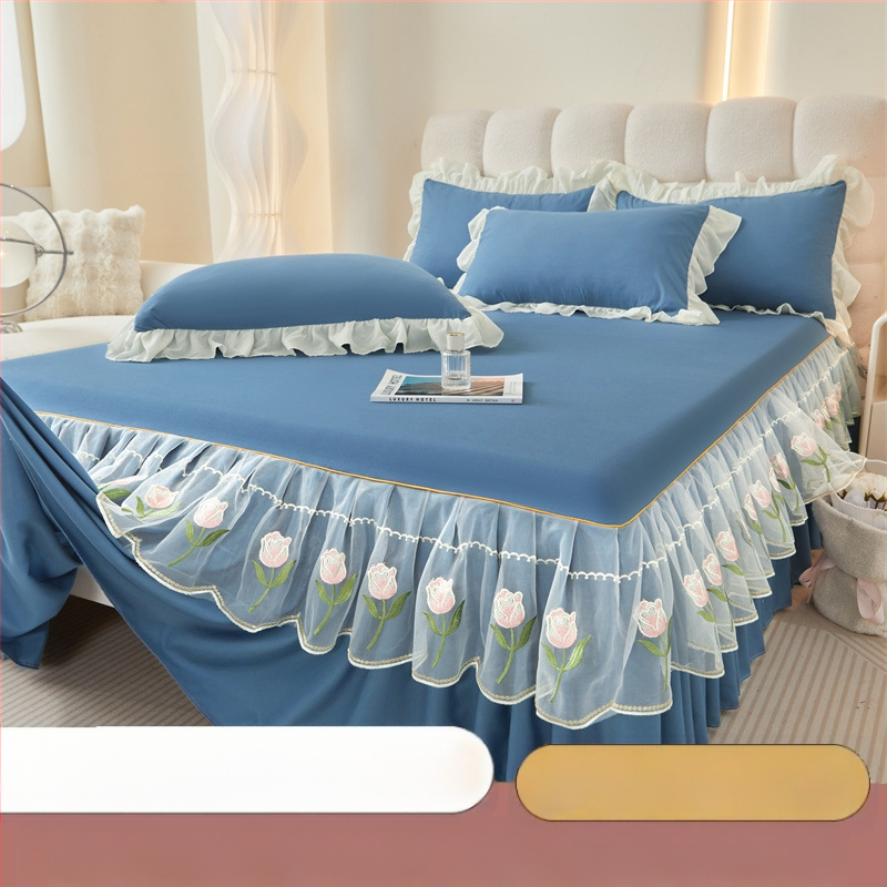 Frančes stila gultas svārku komplekts ar gultas pārklāju, mazgāts kokvilnas materiāls, izšuvums, vienkrāsains, trīs daļu komplekts, viegls grezums