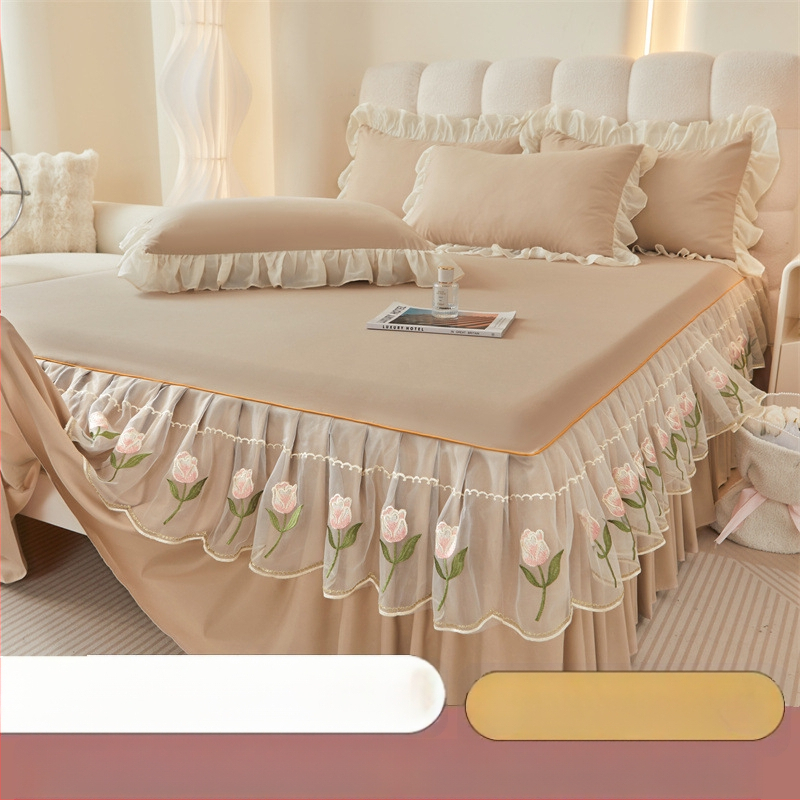 Frančes stila gultas svārku komplekts ar gultas pārklāju, mazgāts kokvilnas materiāls, izšuvums, vienkrāsains, trīs daļu komplekts, viegls grezums