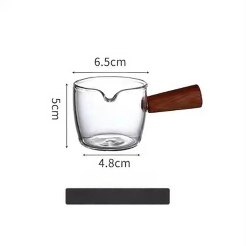 Stiklinė kavos taurelė su graduota espresso ekstrakcijos skale ir medine rankena, apsauga nuo nudegimų