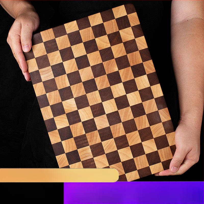 Ξύλινη σανίδα κοπής με καρό μοτίβο, μοντέρνο μινιμαλιστικό στυλ για οικιακή χρήση στην κουζίνα