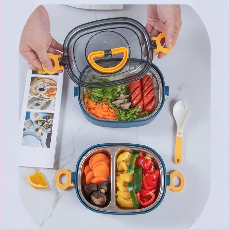 Plastmasas pusdienu kastīte, trīs slāņu izolācija, kvadrāta forma, tilpums 0.8–2 L, nav piemērota mikroviļņu krāsnij.