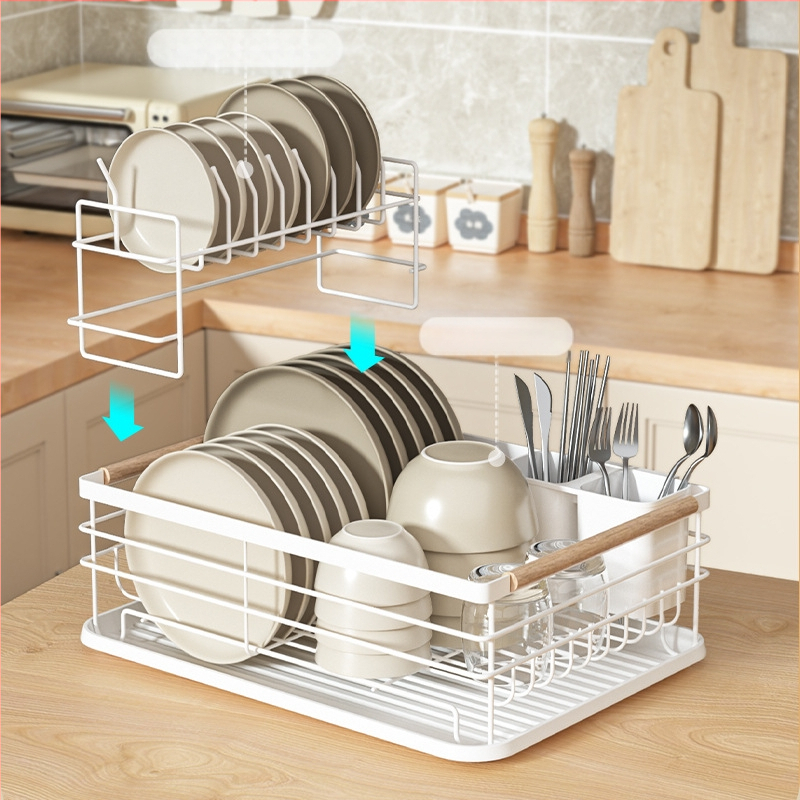 Notekas trauku plaukts virtuvē – dzelzs stieples materiāls, mūsdienīgs minimālisma stils, uzglabāšana pie izlietnes, piemērots bļodām un traukiem