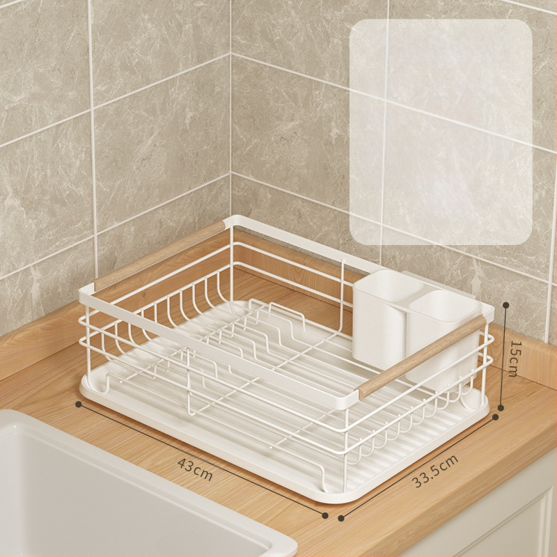 Notekas trauku plaukts virtuvē – dzelzs stieples materiāls, mūsdienīgs minimālisma stils, uzglabāšana pie izlietnes, piemērots bļodām un traukiem